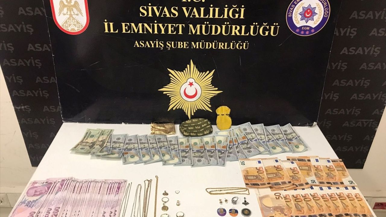 Sivas merkezli dolandırıcılık operasyonu: 2 zanlı tutuklandı