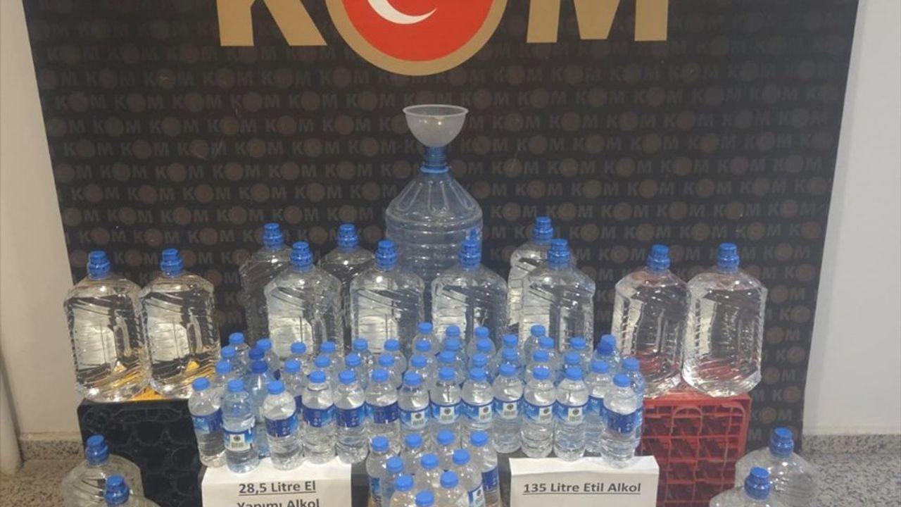 Sivas'ta 163,5 litre sahte içki ele geçirildi: 2 gözaltı