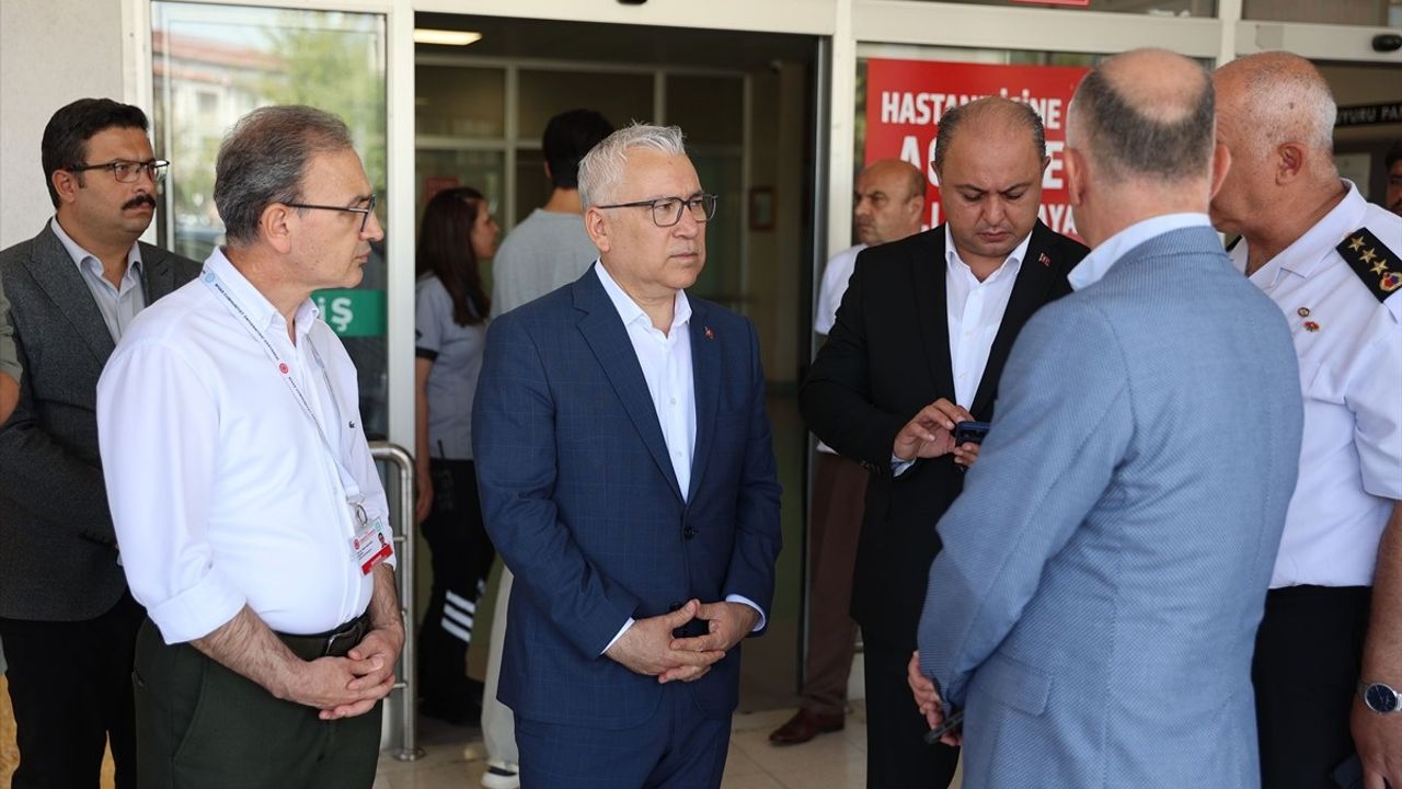 Sivas'ta Fındık İşçilerini Taşıyan Minibüs Uçuruma Yuvarlandı: 4 Ölü, 18 Yaralı