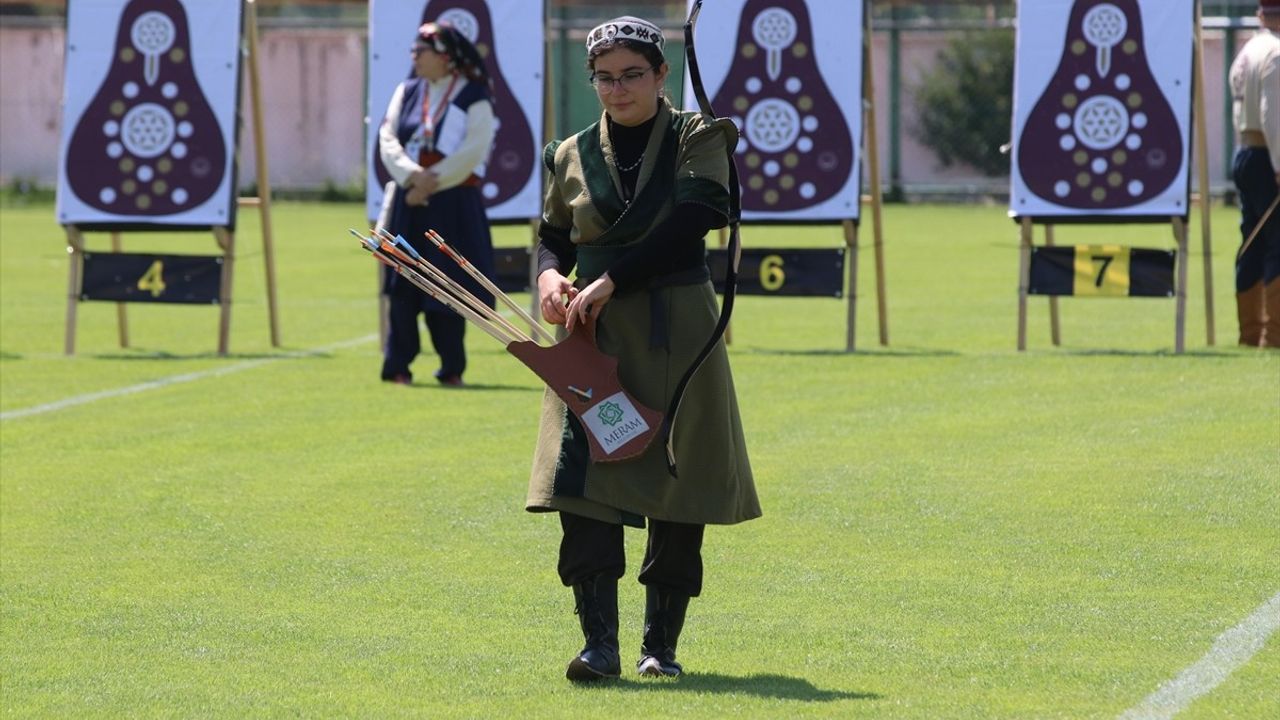 Sivas'ta Gençler, Büyükler Açık Hava Puta Türkiye Şampiyonası Başladı