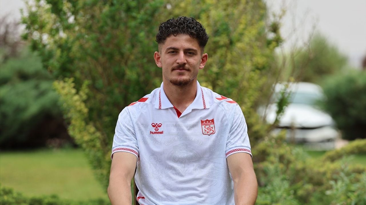 Sivasspor'un Genç Yeteneğinden Taraftara Çağrı: Destekle Yanımızda Olun!