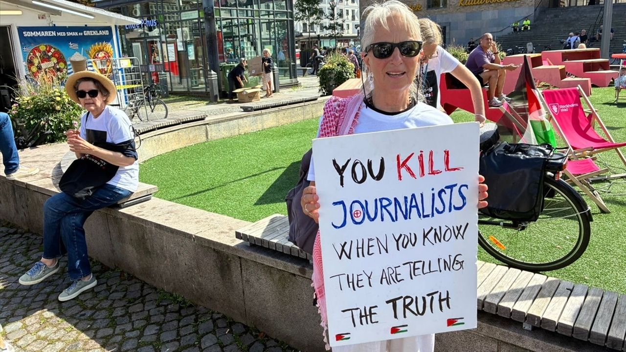 Stockholm'de Gazetecilerden İsrail Protestosu: Enes eş-Şerif Anıldı