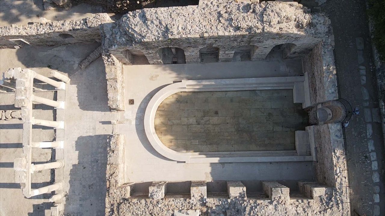 Stratonikeia Antik Kenti'nde 1900 Yıl Sonra Roma Hamamına Su Aktı