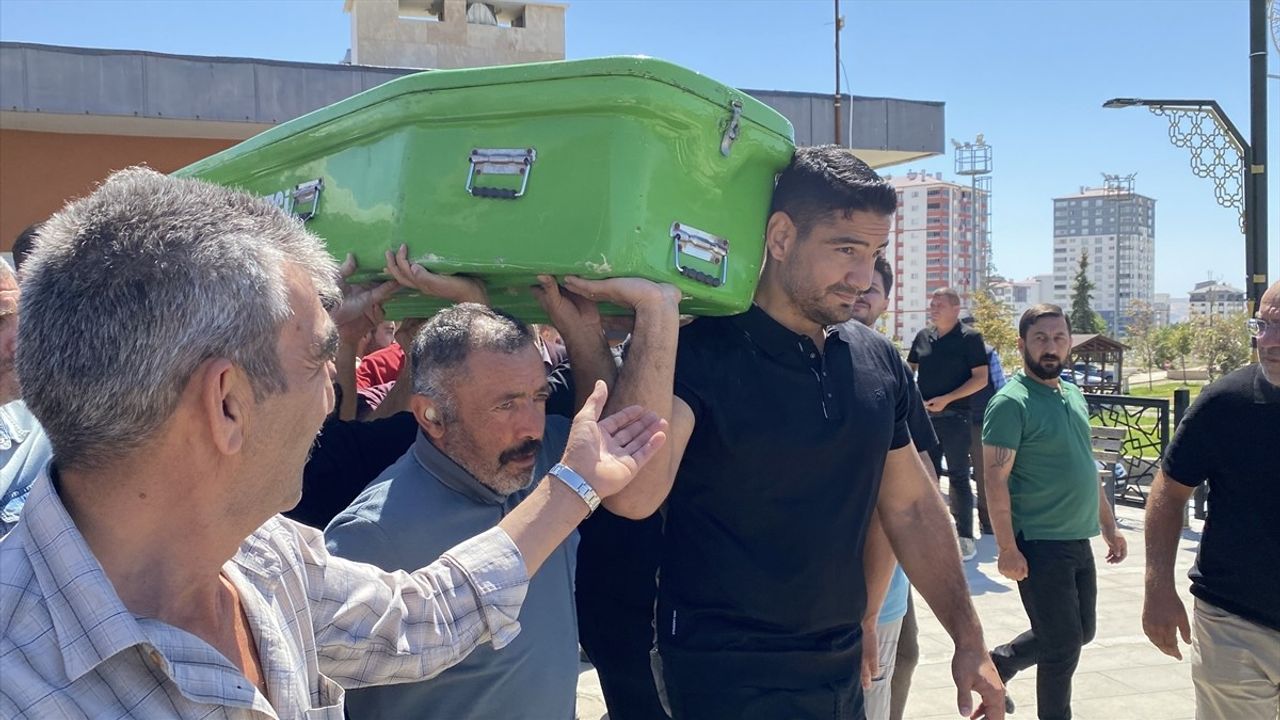 Taha Akgül'ün Dedesi Abdullah Akgül Sivas'ta Defnedildi