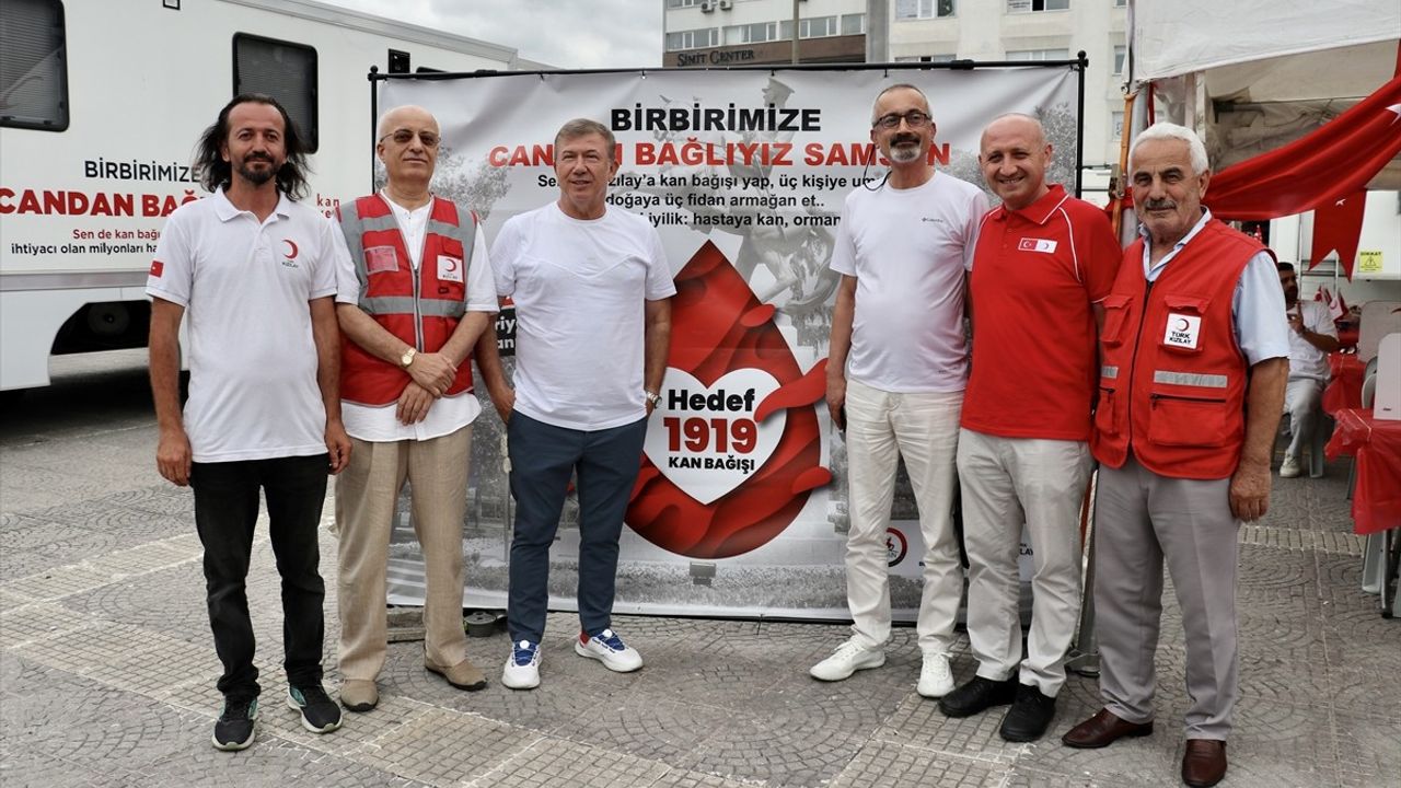Tanju Çolak Samsun'da Kızılay'ın Kan Bağışı Kampanyasına Destek Verdi