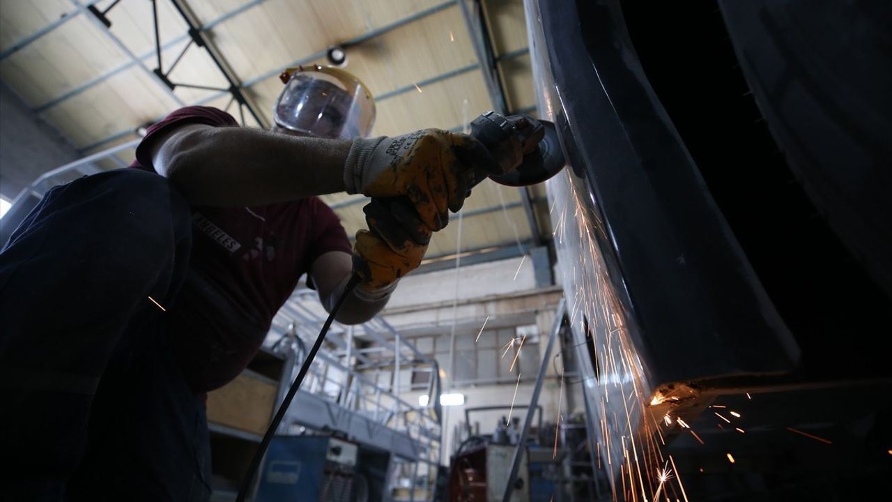 Tekaydınlar: Bursa'dan 22 Ülkeye Minibüs İhracatı ve 'Sambus' Elektrikli Hedefi