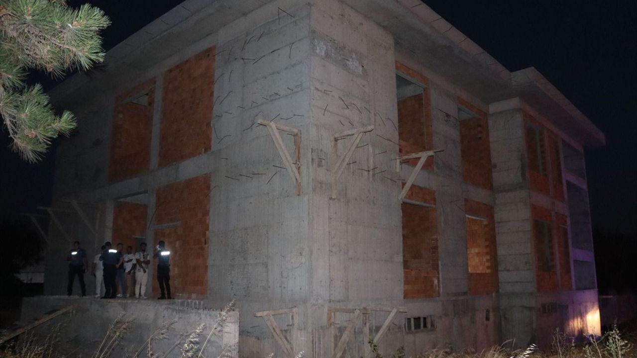 Tekirdağ'da Öldürülen Kişinin Kredi Kartı ve Telefonunu Çalan 2 Zanlı Tutuklandı