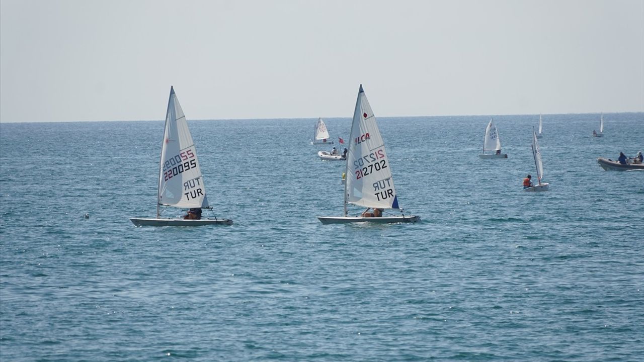 Tekirdağ'da Zafer Kupası Yelken Yarışları Başladı