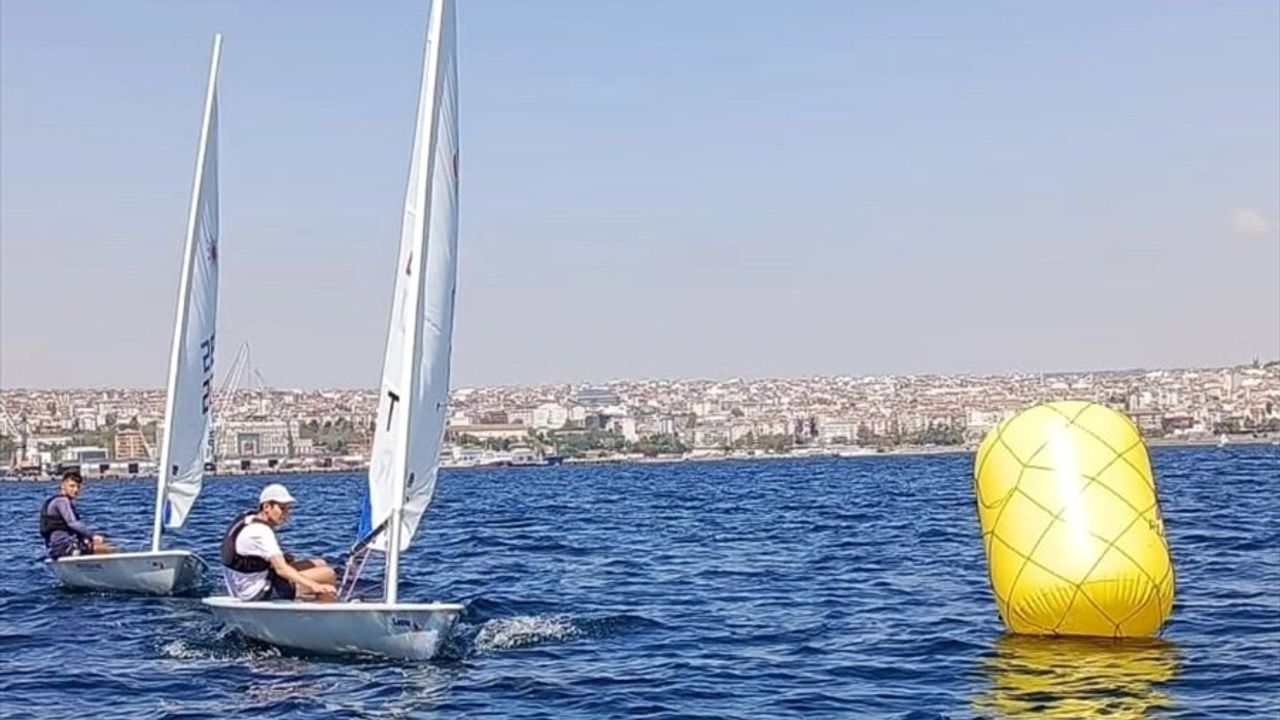 Tekirdağ'da Zafer Kupası Yelken Yarışları Devam Ediyor