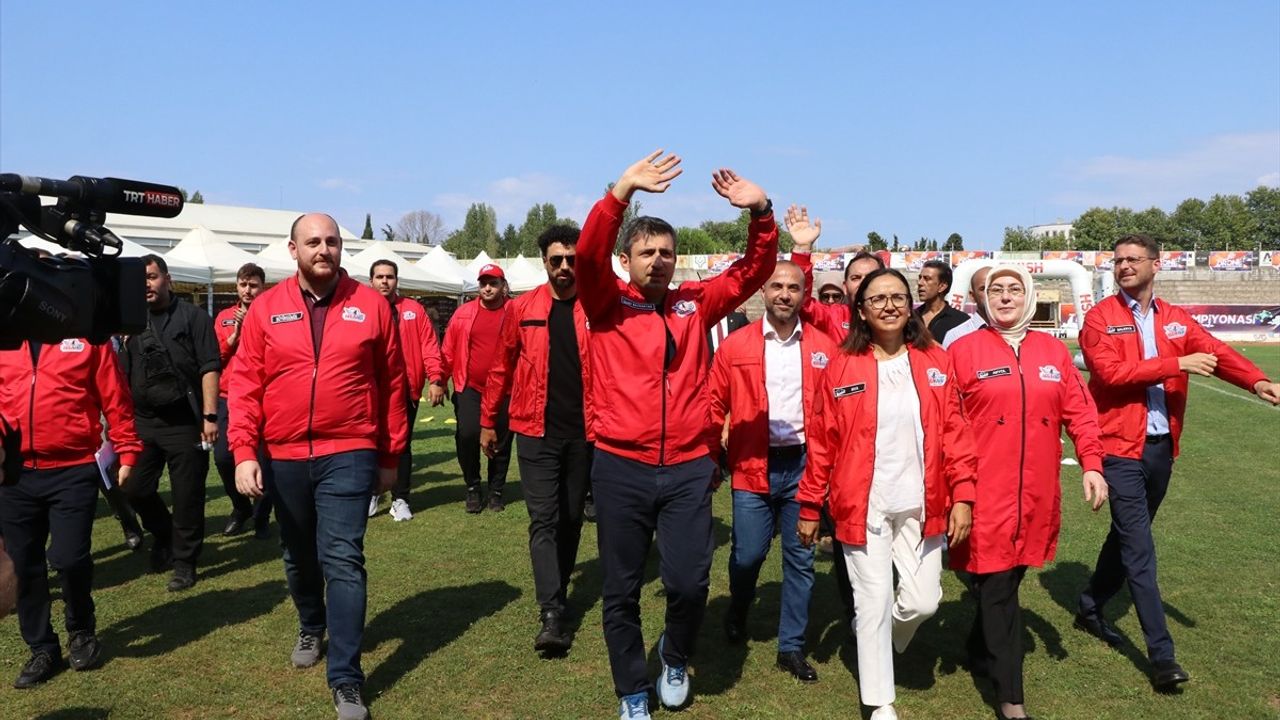 TEKNOFEST Drone Şampiyonası'nda Selçuk Bayraktar'dan Vurucu Mesajlar
