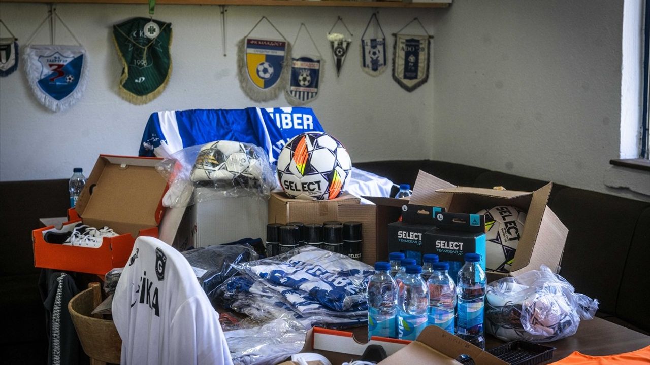 TİKA, Bosna Hersek'teki Guber Futbol Kulübü'ne Spor Ekipmanı Desteği Sağladı