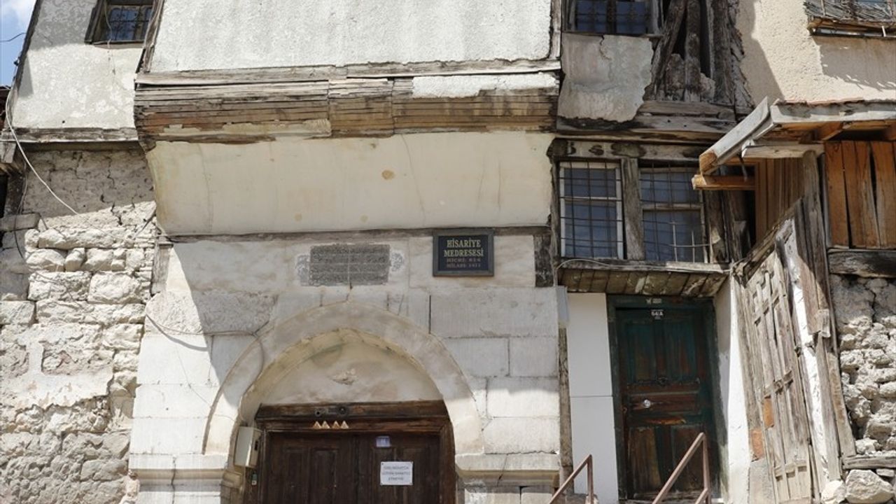 Tokat'ta 6 Asırlık Hisariye Medresesi Hâlâ Ev Olarak Kullanılıyor