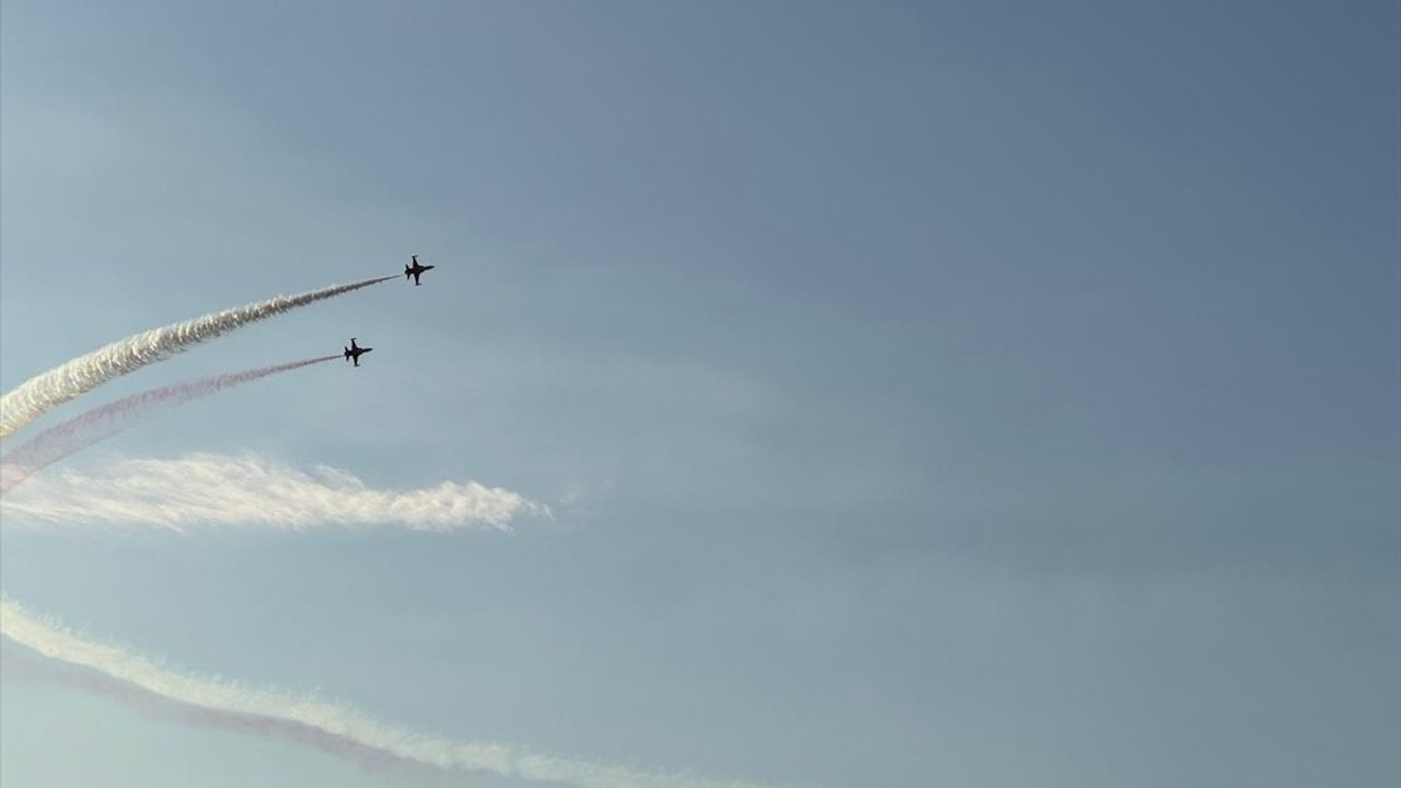 Trabzon'da Türk Yıldızları'ndan Unutulmaz Gösteri Uçuşu