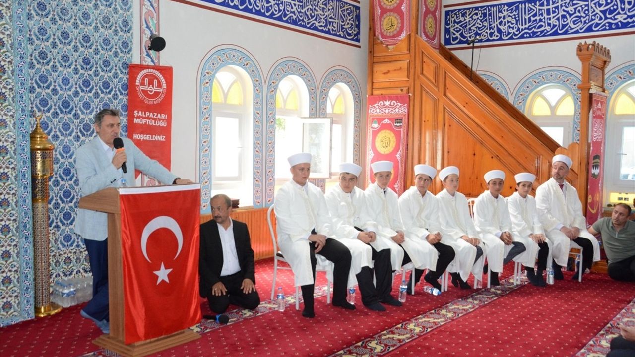 Trabzon Şalpazarı'nda 7 Hafız İçin İcazet Töreni