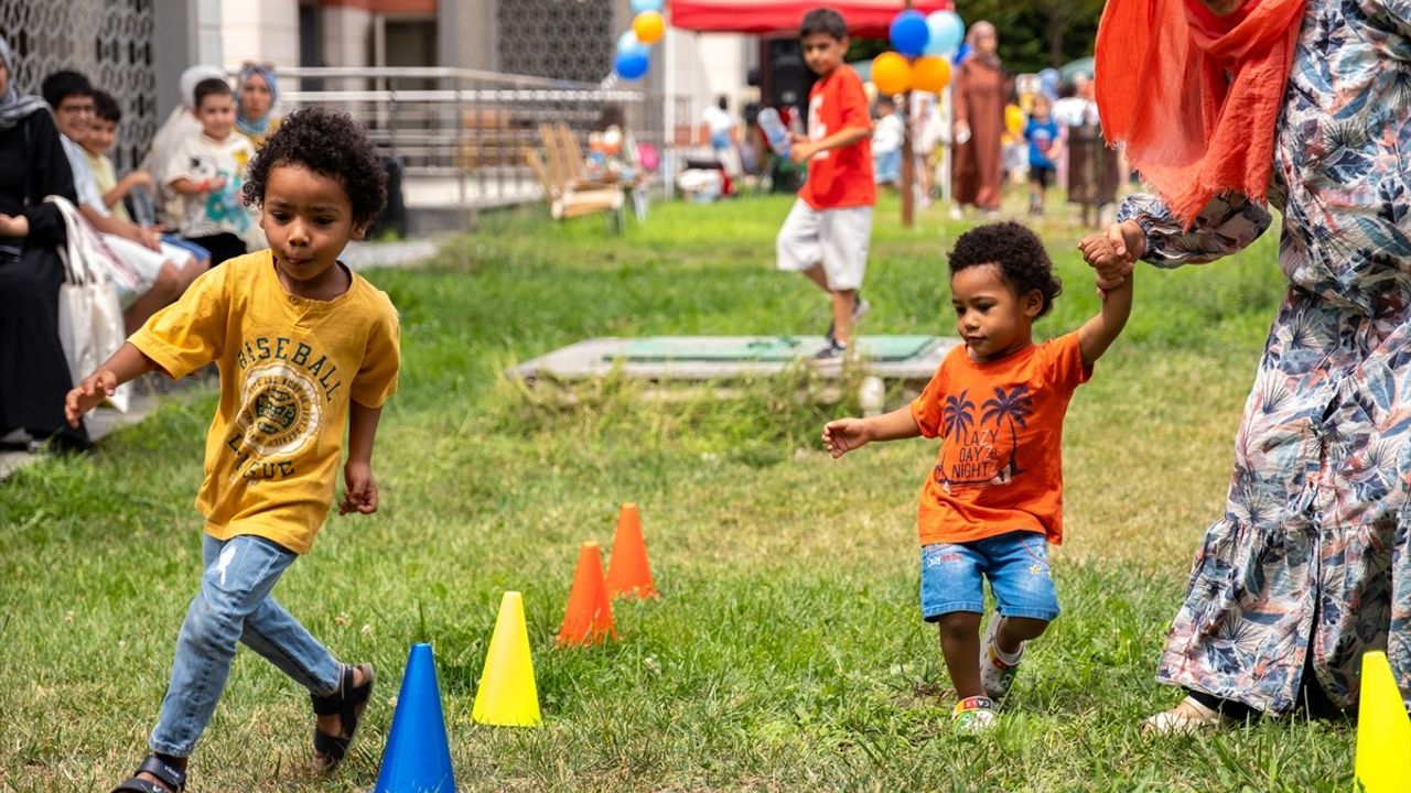 TÜRGEV'den İstanbul'da Yaz Okulu ve Çocuk Şenliği Düzenlendi