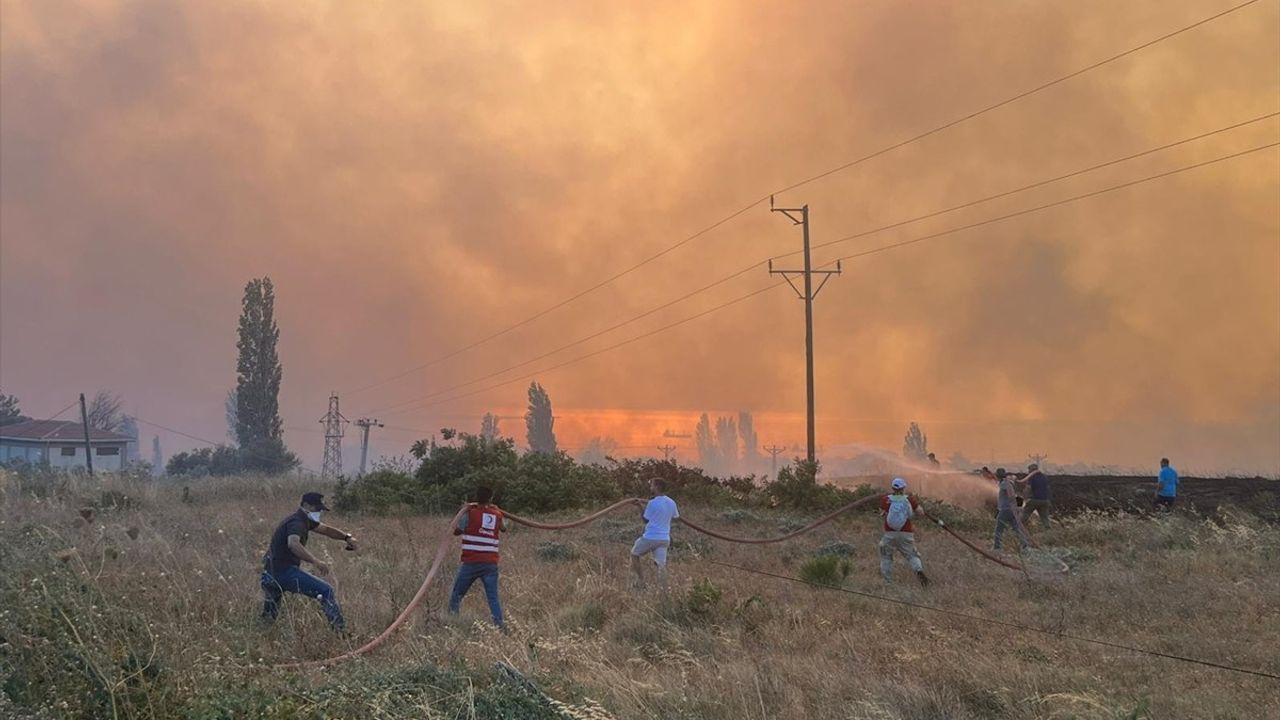 Türk Kızılay 127 Orman Yangınına Müdahale Etti: 2,6 Milyon Kişilik Beslenme Desteği