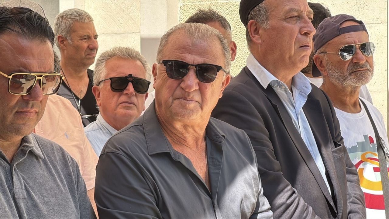 Ümit Aktan Son Yolculuğuna Uğurlandı