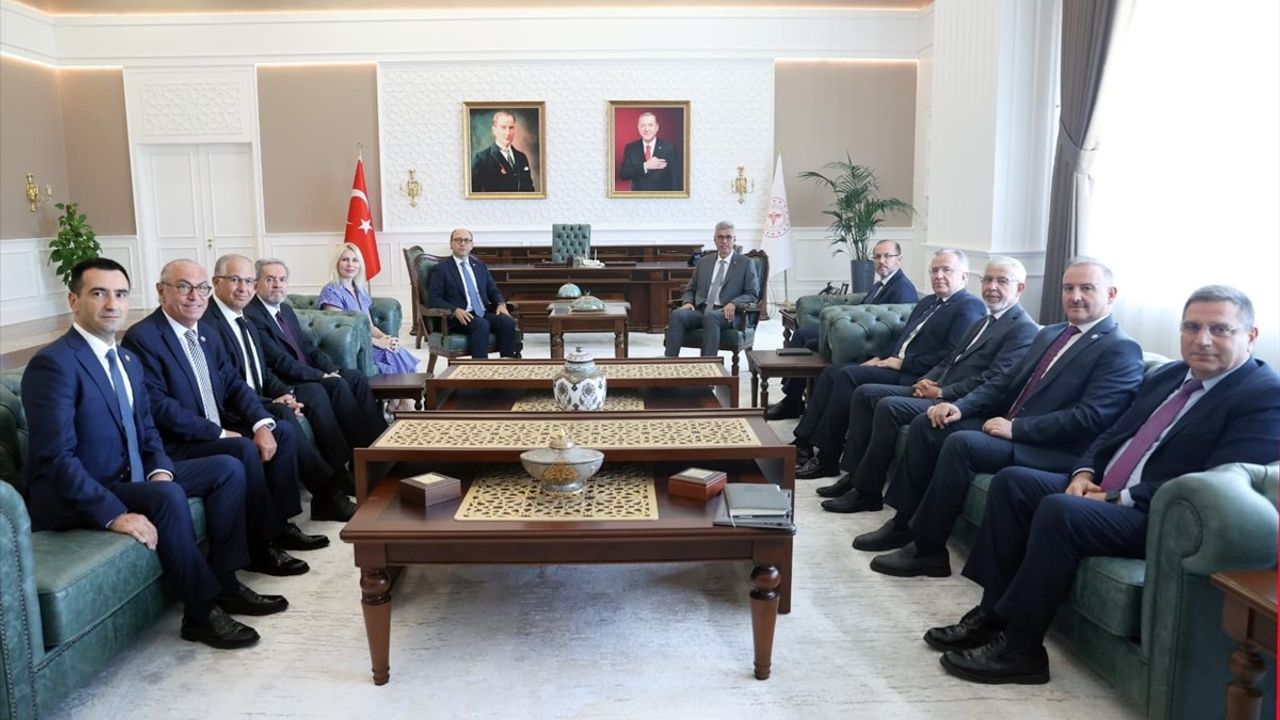 Üniversite Hastaneleri Birliği, Sağlık Bakanı Memişoğlu'nu Ziyaret Etti