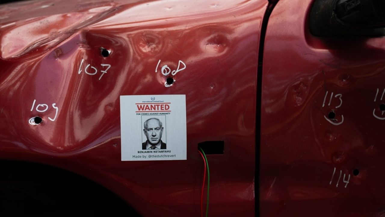 Utrecht'te Temsili Araçla Hind Receb ve Gazze'deki Çocuklara Dikkat Çekildi