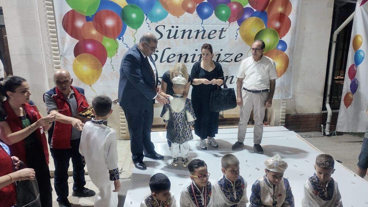 Vakıflar'dan Adıyaman'da 25 Çocuğa Sünnet Şöleni