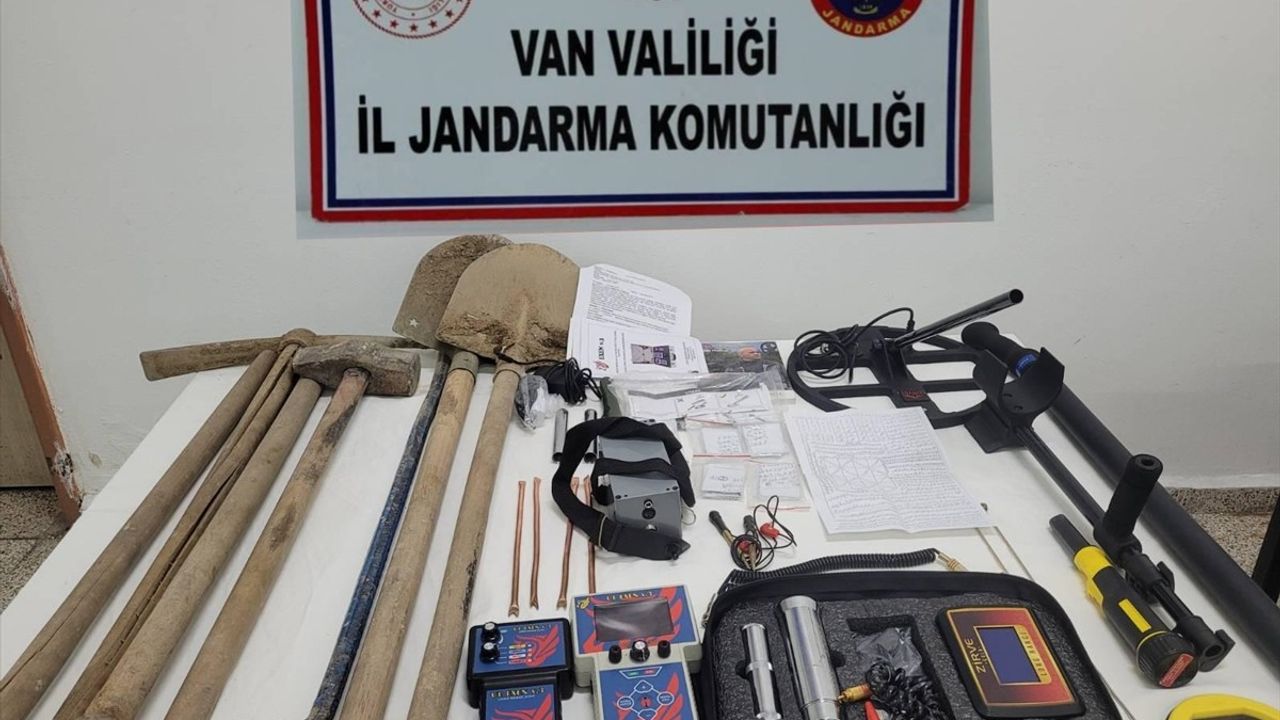 Van'da Kaçakçılık Operasyonunda 60 Şüpheli Gözaltında