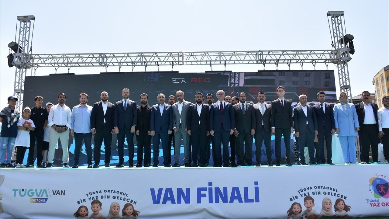 Van'da TÜGVA Yaz Okulu Kapanış Programı: 32 Bin Öğrenci