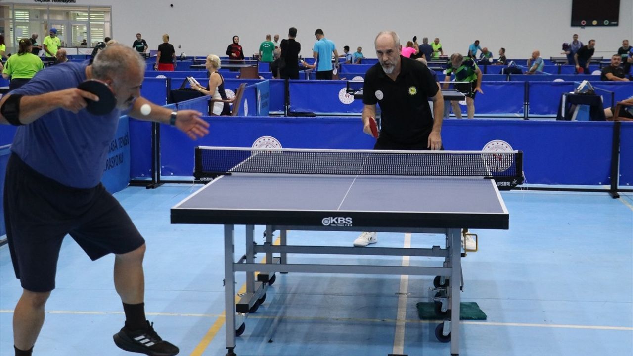 Veteranlar Türkiye Masa Tenisi Şampiyonası Samsun'da Başladı