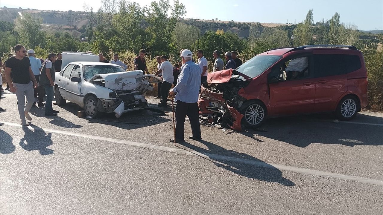 Vezirköprü'de Feci Kaza: 1 Ölü, 11 Yaralı