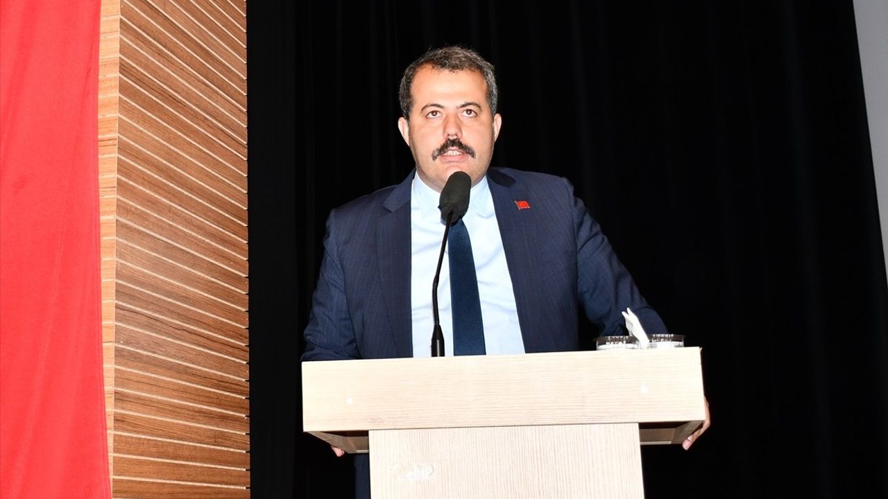 Vezirköprü'de Oymaağaç Höyüğü 20. Yılı: Arkeoloji ve Kültürel Miras Çalıştayı Sona Erdi