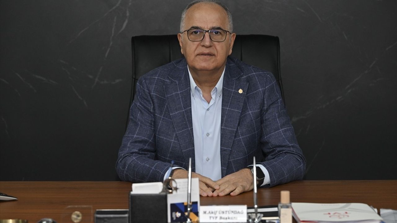 Voleybol Federasyonu Başkanı Üstündağ'dan Santarelli'ye Tam Destek
