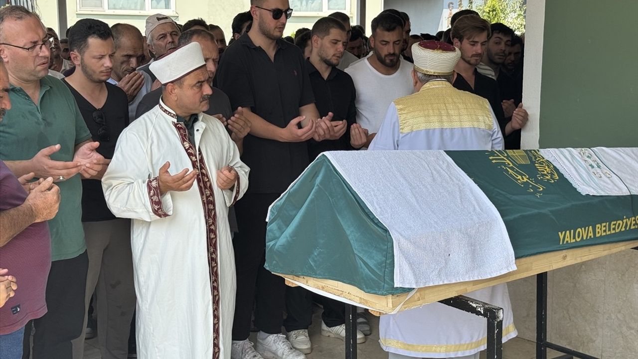 Yalova'da Motosiklet Kazasında Genç Sürücü Hayatını Kaybetti