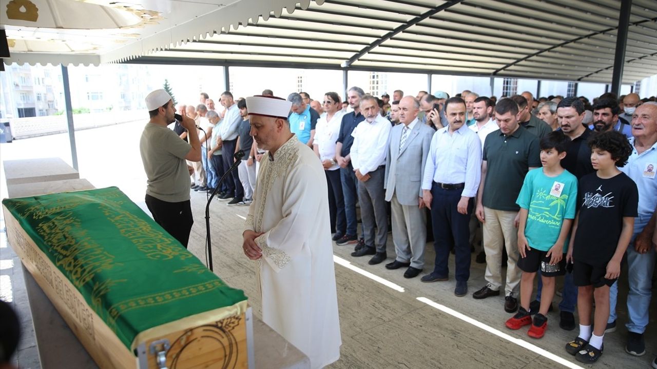 Yorgun Mermiden Yaralanan Doktor Hayatını Kaybetti