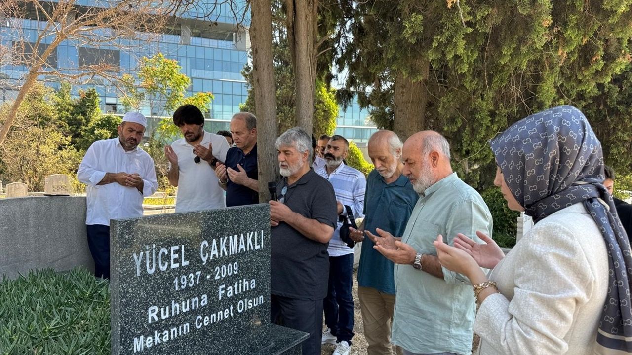 Yücel Çakmaklı Zincirlikuyu'da Anıldı: Milli Sinema Öncüsüne Vefa