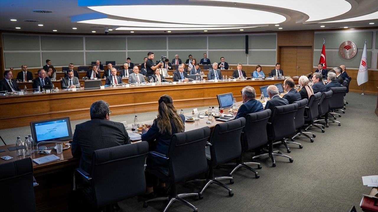 Yumaklı: 23 Yılda 3,4 Trilyonluk Su Yatırımı, 147 Milyarla 321 Yeni Proje