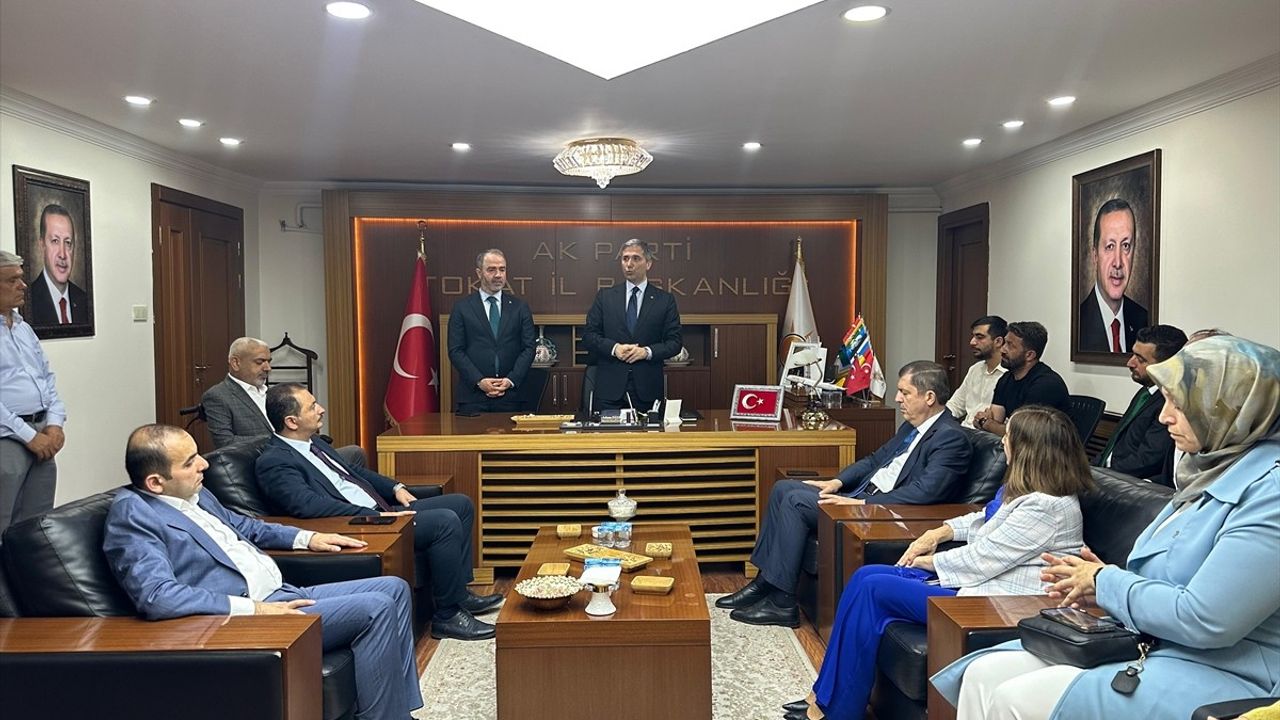 Zafer Sırakaya'dan AK Parti Tokat İl Başkanlığı'na Ziyaret
