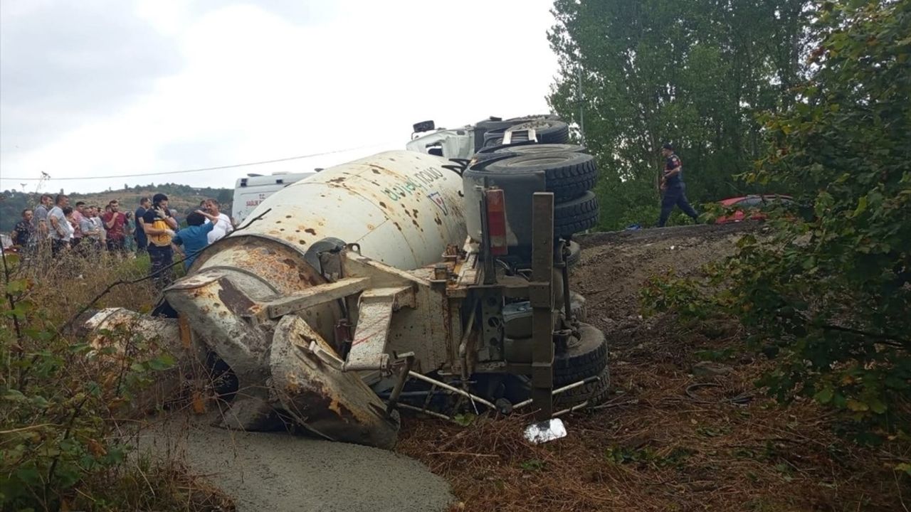 Zonguldak'ta Beton Mikserinin Devrilmesi: 1 Ölü, 1 Yaralı