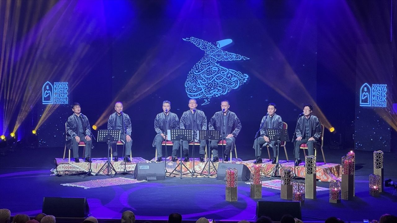 22. Uluslararası Konya Mistik Müzik Festivali Yasawi Group konseriyle sürdü