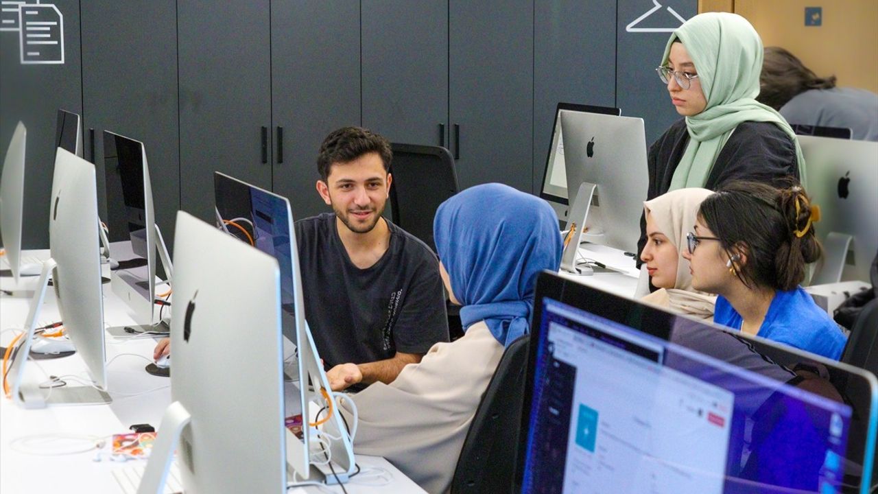 42 Türkiye: Ücretsiz ve Eğitmensiz Modelle Yazılım…