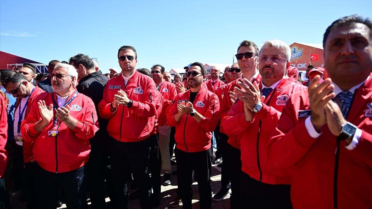 AA Başkanı Serdar Karagöz TEKNOFEST'te 'Alan'ı Ziyaret Etti