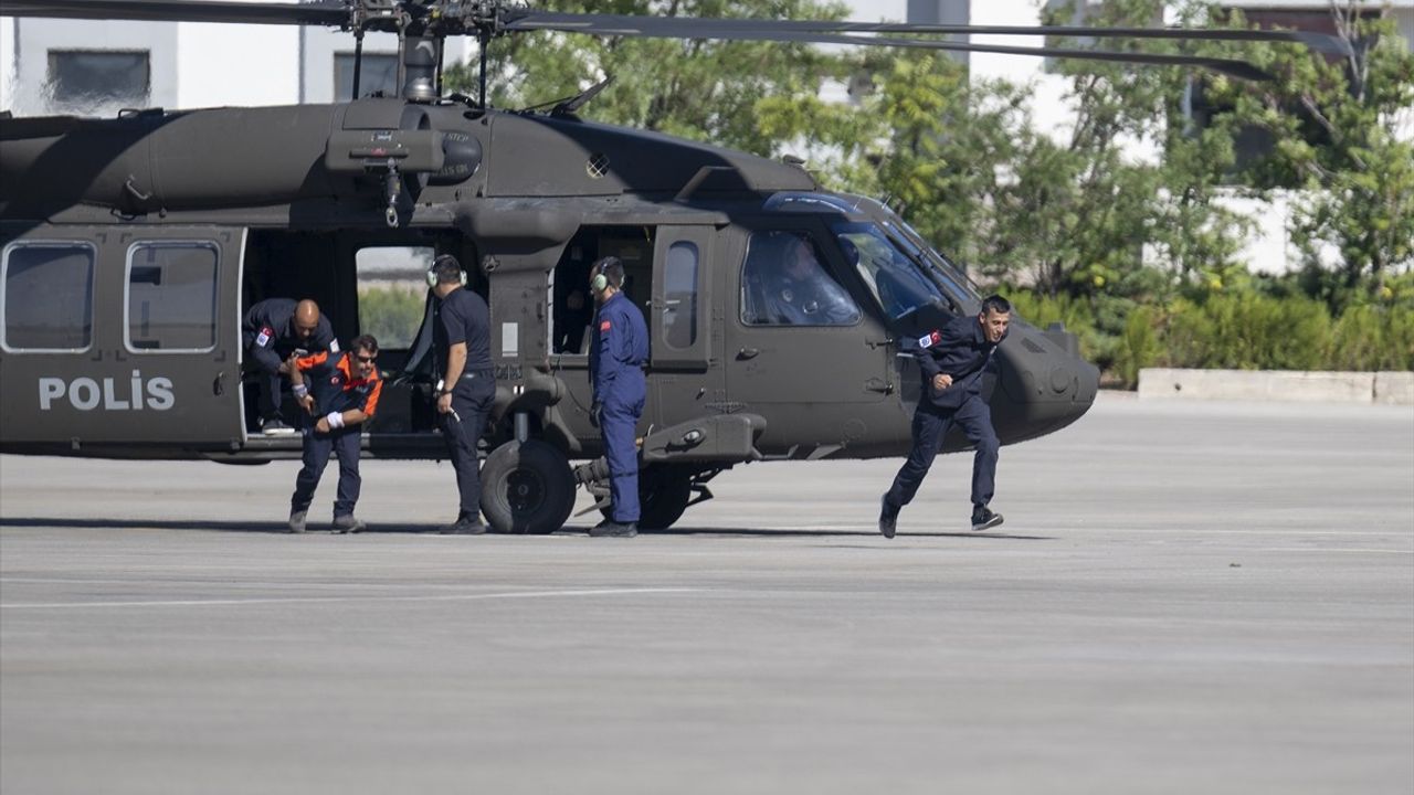 AA'nın Savaş Muhabirliği Eğitiminde 'Kişisel Güvenlik Sızma Parkuru' Dersi