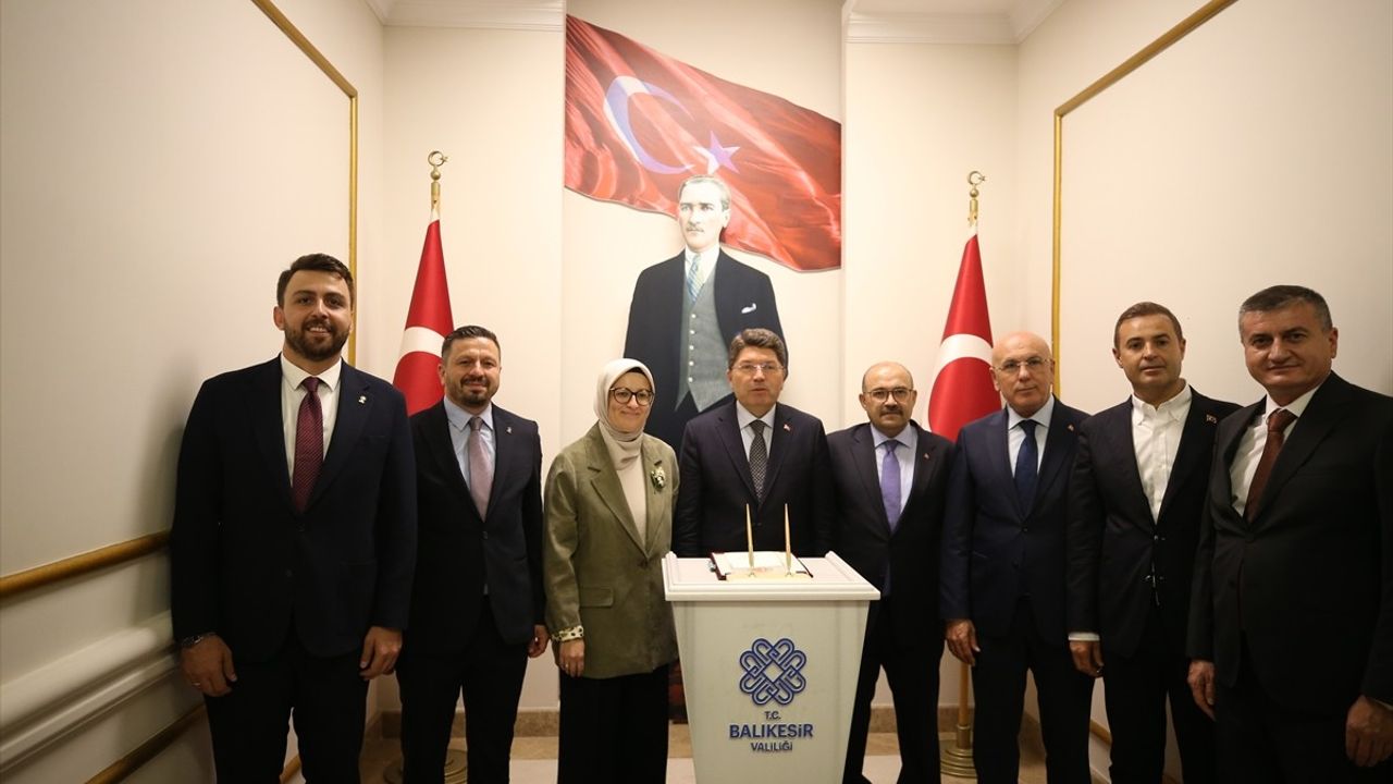 Adalet Bakanı Yılmaz Tunç Balıkesir'de Ziyaretlerde Bulundu