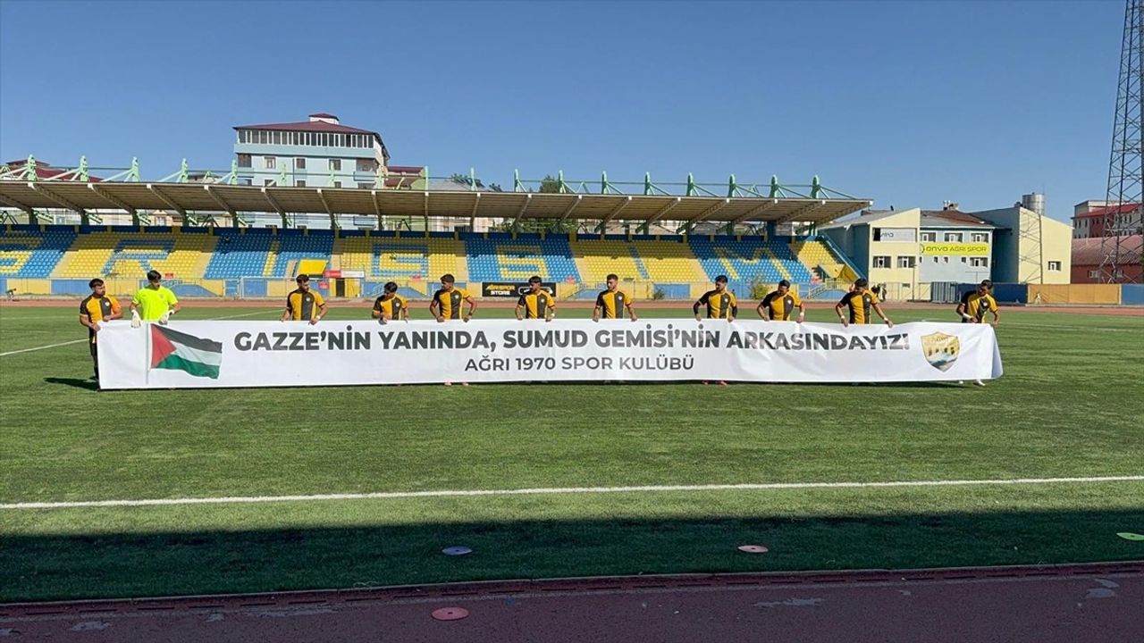 Ağrı 1970 Spor'dan Gazze ve Küresel Sumud Filosu'na Pankartlı Destek