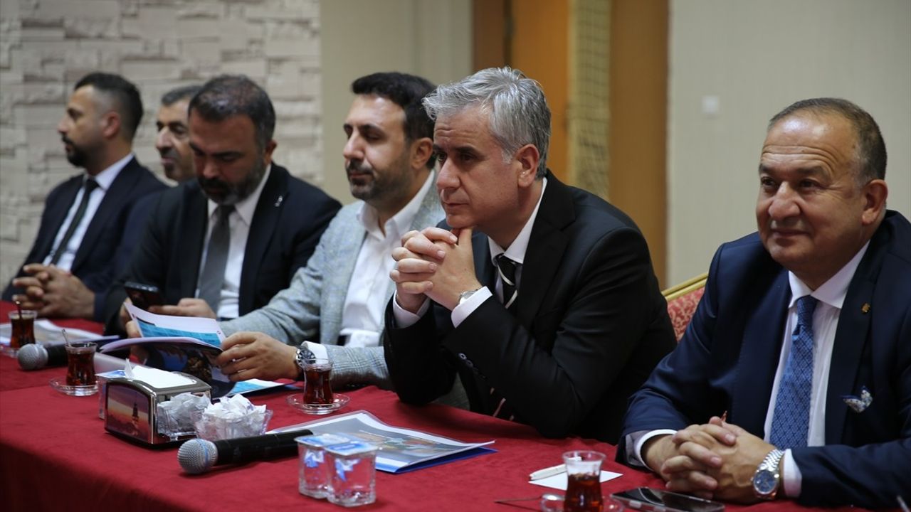 AK Parti'li Yalçın Bitlis'te STK'larla: 'Terörsüz Türkiye' hedefi