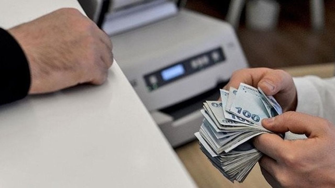 Akbank'tan Emeklilere Rekor Promosyon: 30.000 TL'ye Kadar Nakit Fırsatı (Eylül 2025)