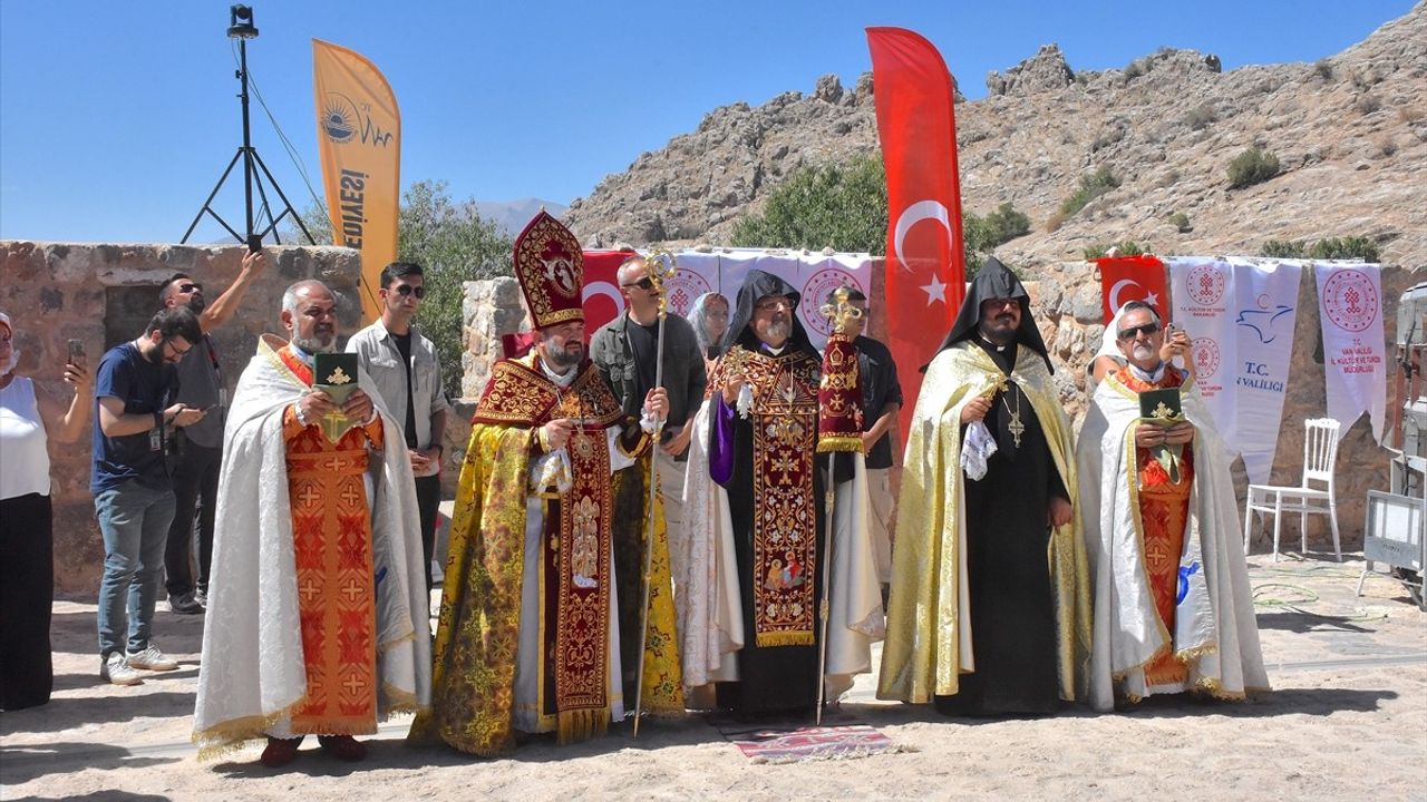 Akdamar Kilisesi'nde 13. Ayin Sona Erdi: Patriği Sahak Maşalyan Katıldı