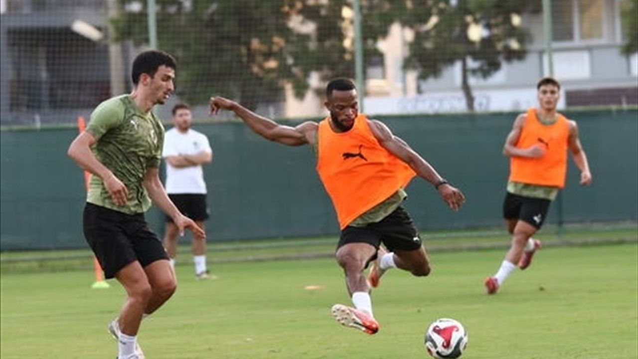 Alanyaspor, 17 Eylül'deki Fenerbahçe Maçı İçin Hazırlıklara Başladı