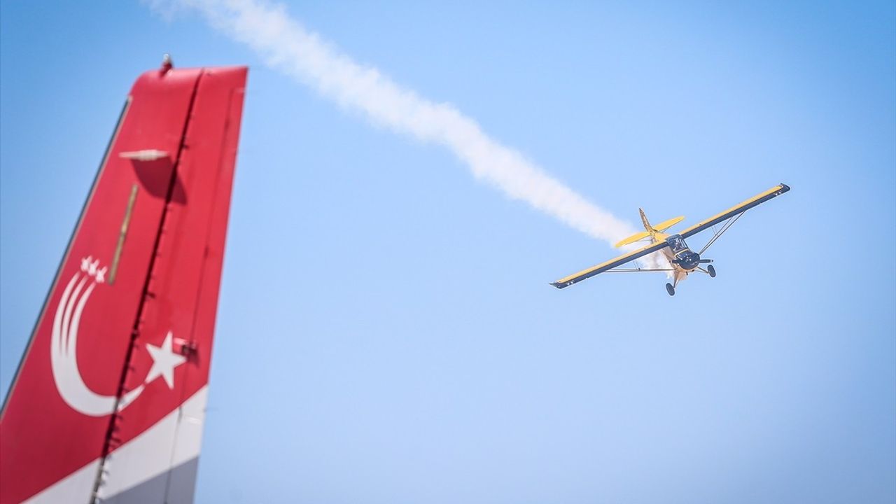 Ali İsmet Öztürk ve Torunu Pars'ın Sivrihisar Gösteri Uçuşu