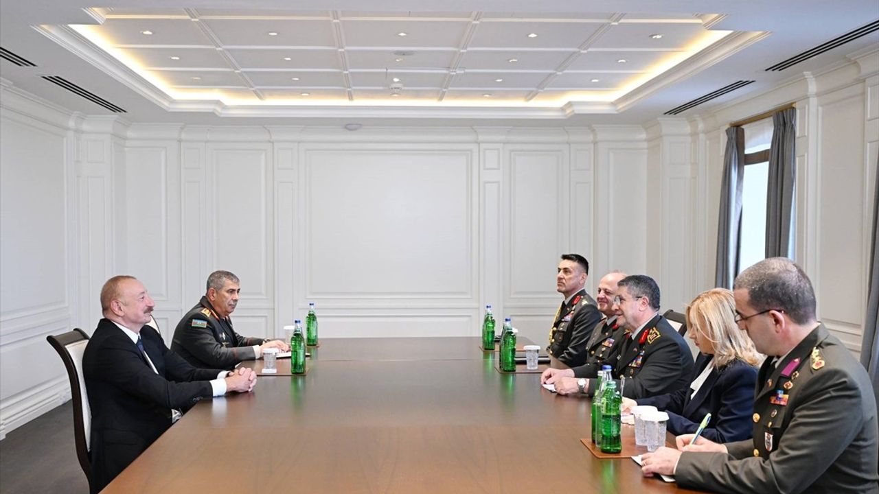 Aliyev, Genelkurmay Başkanı Orgeneral Selçuk Bayraktaroğlu'nu Şuşa'da Kabul Etti