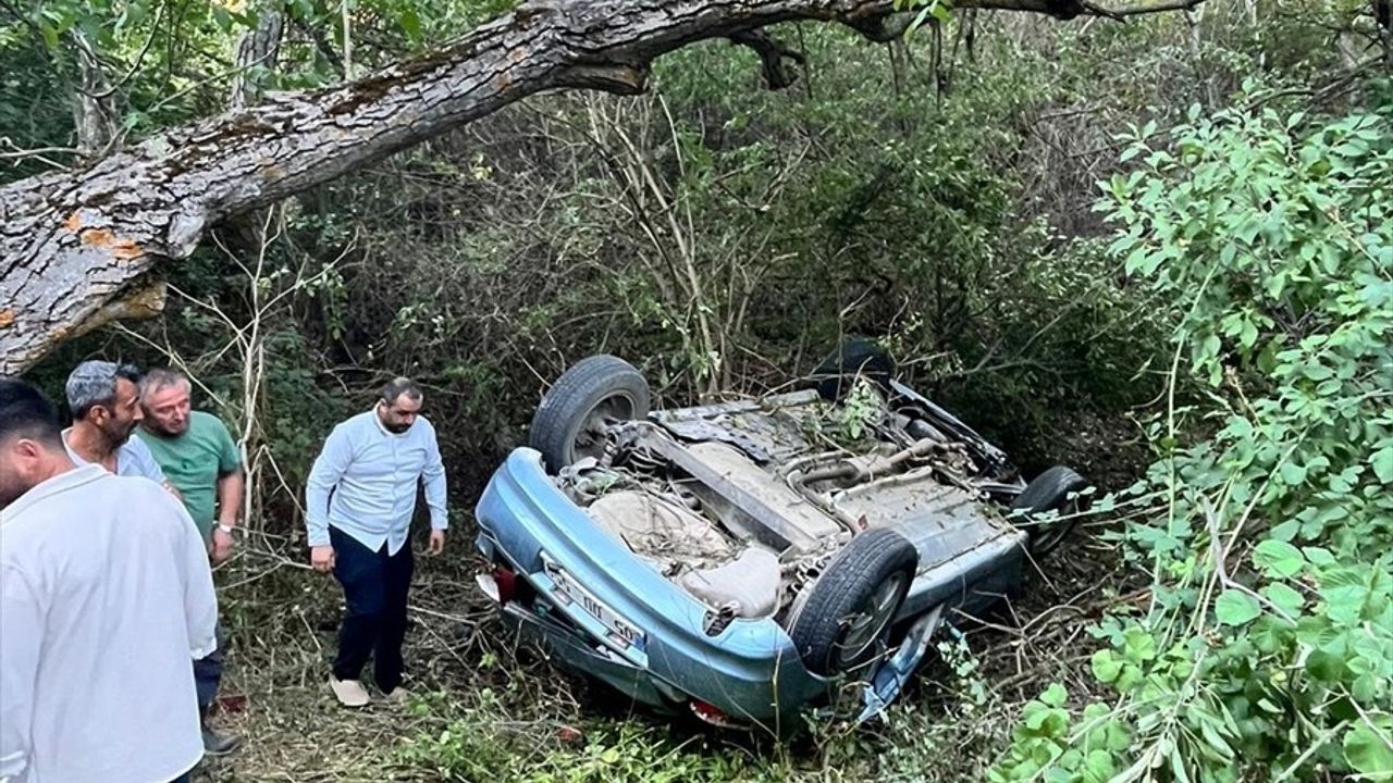 Amasya'da devrilen otomobil: 1 ölü, 1 yaralı