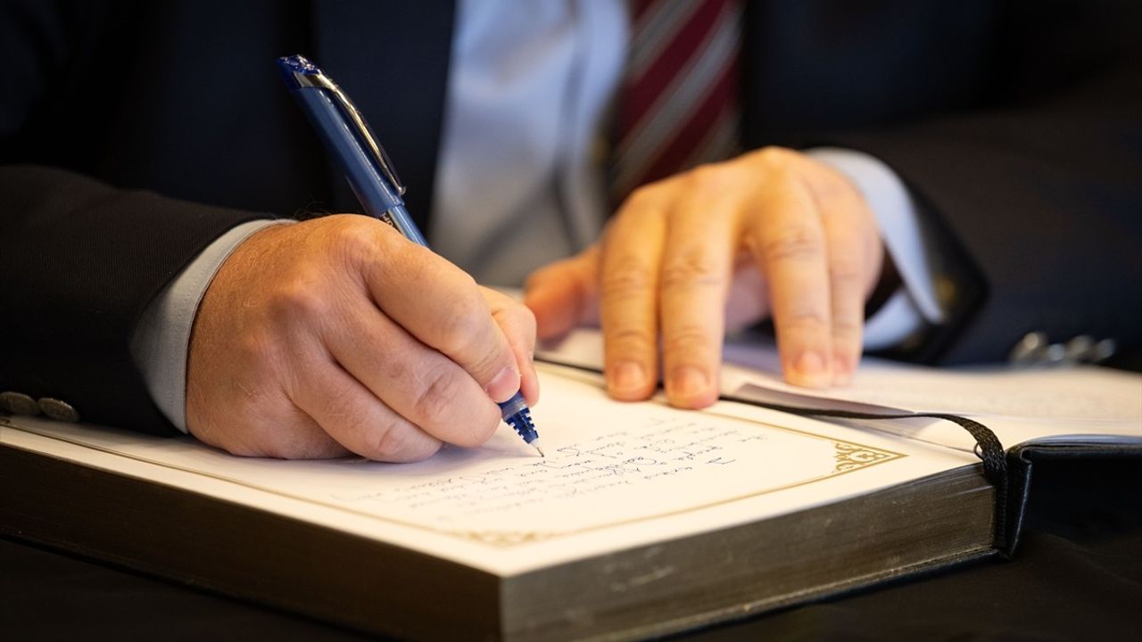 Ankara Büyükelçiliği'nde Kunar Depremi İçin Taziye Defteri Açıldı — 2 bin 205 Ölü